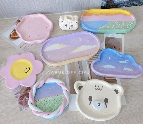 Clay Diy Projects Aesthetic, Cool Ceramics Projects, Airclay Ideas, Trinket Tray Clay, Handmade Clay Ideas, Air Dry Clay Tray, Clay Trinket Tray, Clay Crafts Ideas, Clay Tray