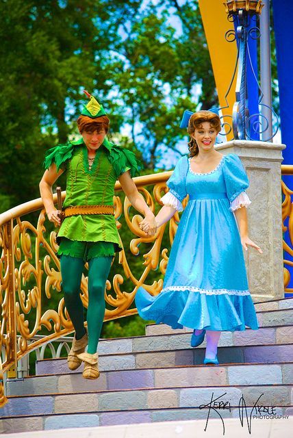 Peter Pan Cosplay, Wendy Peter Pan, Peter Pan And Wendy, All Disney Characters, Peter Pan Disney, Peter And Wendy, Disney Face Characters, Scary Costumes, Face Characters