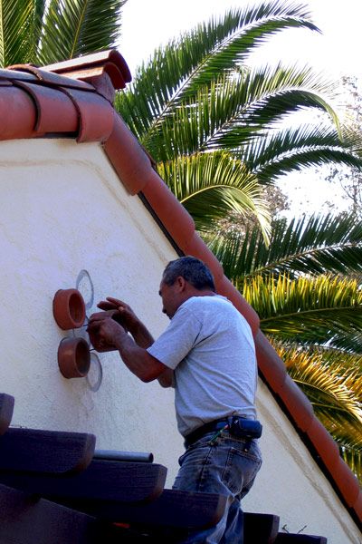 Spanish Style Homes With Awnings, Spanish Style Courtyard Patio, Spanish Courtyard Ideas Hacienda Style, Spanish Style Outdoor Lighting, Spanish Colonial Front Porch, Desert Spanish Home, Spanish Front Porch Ideas, Spanish Patio Ideas Courtyards, Spanish Balcony Ideas