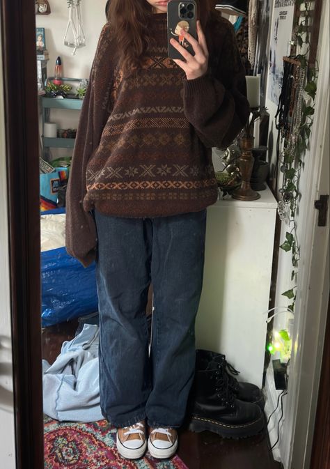 Grandpa Cardigan Outfit Aesthetic, Fall Camping Aesthetic Outfits, Outfits With Grandpa Sweaters, Bookish Outfits Summer, Cozy 90s Outfits, How To Style Grandpa Sweaters, Fall Outfit Inspo Grunge, Cute Thrifted Clothes, Styling Grandpa Sweaters