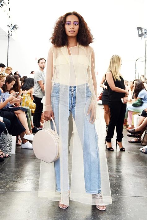 Solange Knowles looked SO cool in this sheer jacket over light wash denim, and a neutral top and accessories. Channelling this look ANY way we can. Office Work Outfit, Solange Knowles Style, Solange Style, Sheer Duster, Sheer Outfit, Sheer Jacket, Fall Transition Outfits, Solange Knowles, Sheer Fashion