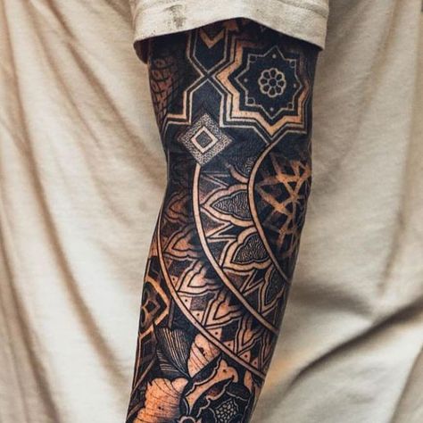 Tattoo Ideas Men Arm, Leg Band Tattoos, Left Arm Tattoos, Mandala Tattoo Sleeve, Dr Woo, Tattoos Men, Men Tattoos Arm Sleeve, Dot Tattoos, Elbow Tattoos