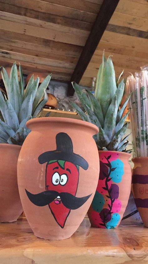 Cantaritos Decoration, Clay Pot Projects, Alcohol Humor, Painted Jars, Mens Haircuts Fade, Clay Pots, Clay Projects, Diy Painting, Planter Pots