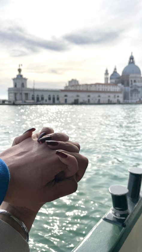 Venice Italy Couple, Venice Couple, Husband Aesthetic, Art Nails, Venice Italy, Travel Couple, Italy Travel, Aesthetic Art, Venice