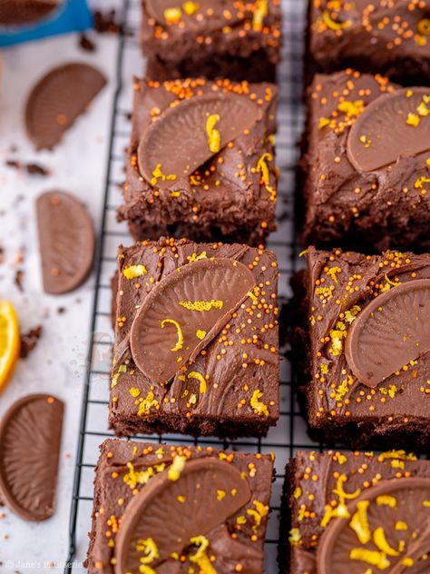 Chocolate Orange Traybake Cake! Orange Traybake, Valentine Baking Recipes, Chocolate Traybake, Traybake Cake, Janes Patisserie, Orange Buttercream, Terry's Chocolate Orange, Orange Chocolate Cake, Tray Bake Recipes