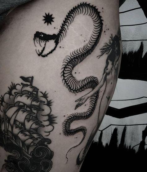 Ma Tattoo, Skeleton Tattoo, Serpent Tattoo, Grunge Tattoo, Snake Tattoo Design, Skeleton Tattoos, Gothic Tattoo, Dragon Tattoo Designs, Tattoo Project