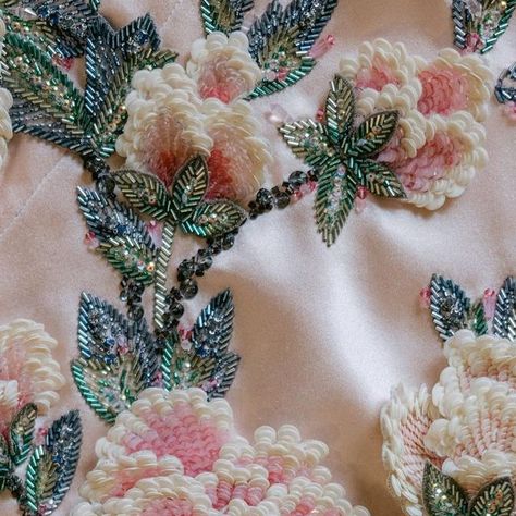 Peony Embroidery, Korean Embroidery, Western Embroidery, Tambour Beading, Embroidery Fashion Detail, New Embroidery Designs, Beaded Fabric, Embellishment Details, Crystal Embroidery