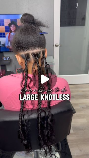 Braids by DEV  🖤 on Instagram: "I been hiding my content from yall idk why 🤣😩 I gotta get back on it!! August bookings open July 23rd💕  #knotless #explorepage #smallknotless #mediumknotless #milwaukeebraider #braider #milwaukee #twists #softlocs #fauxlocs #bohoknotless #explorebraids #explorepage✨" Large Box Braids With Knots, 20 Knotless Braids, Different Size Braids, Large Boho Knotless Braids Parting, 12 Box Braids Hairstyles, Different Hairstyles Braids, Jumbo Knotless Box Braids Guide, Large Knotless Braids Peek A Boo, Medium Large Knotless Braids With Curls