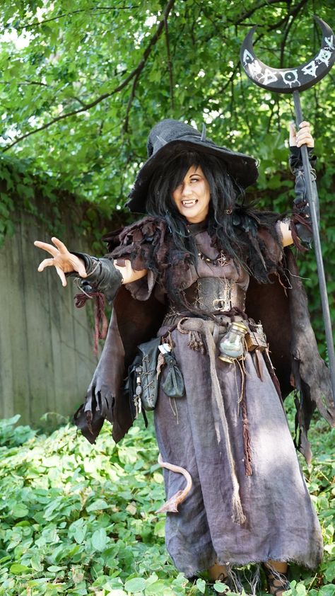 Witch Costume Ren Faire, Earth Tone Witch Outfit, Ren Faire Alchemist, Swamp Witch Outfit, Swamp Witch Costume, Witch Attire, Witch Costume Ideas, Witches Costumes For Women, Witch Costume Diy