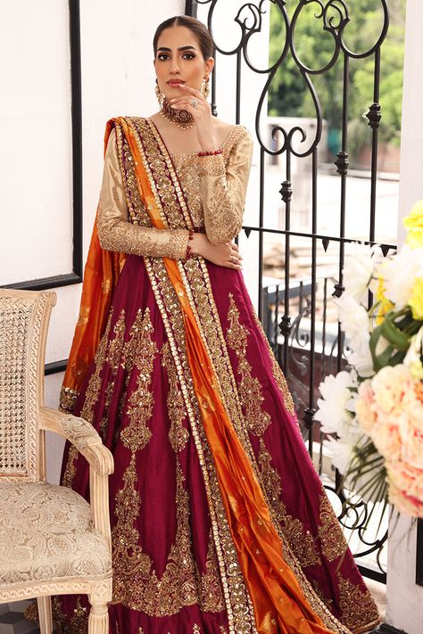 Jamawar Lehnga, Magenta Lehenga, Morning Flowers, Good Morning Flowers, Red Fabric, Lehenga, Borders, Shawl, Rust