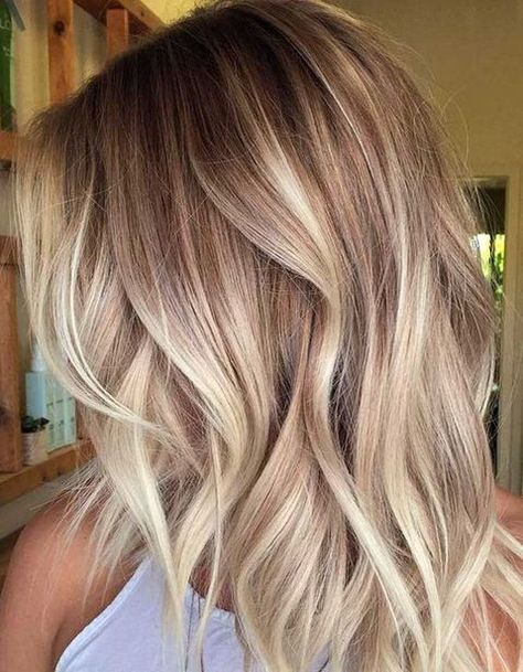 Ombré hair chatain clair - Ombré hair : les plus beaux dégradés de couleur - Elle Trendy We Fryzurach, Blond Ombre, Celebrity Haircuts, Blonde Wavy Hair, Ombre Hair Blonde, Cool Blonde Hair, Balayage Blonde, Ombré Hair, Balayage Hair Blonde