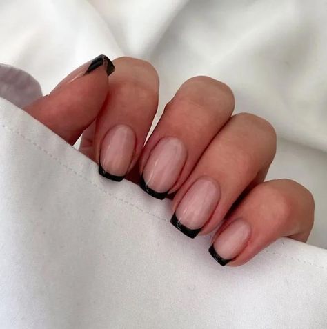 10 Edgy Square Black French Tip Nails Ideas - ZaiuBee Black Nail Tips French Manicures, Nude Nails With Black Tips, Black French Tip Square, Square Black French Tip Nails, Black Tip French Manicure, Square Black French Tip, Black French Tip Nails Square, French Square Nails, French Tip Nails Square