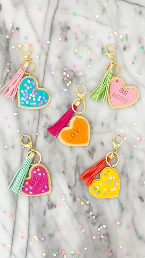 Kailo Chic® Kara Whitten’s Instagram video: “The cutest DIY clay cookie heart keychains! I used oven bake polymer clay, and faux clay sprinkles (you can grab them on etsy or at…” Cookie Heart, Clay Art For Kids, Crafts By Month, Bake Polymer Clay, Crafts By Season, Clay Sprinkles, February Crafts, Clay Crafts For Kids, Diy Crafts For Teens