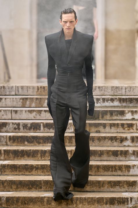 Rick Owens Runway, Lord Of Darkness, Rick Owens Menswear, Backyard Gardens, 2024 Menswear, Menswear Fashion Show, Menswear Fashion, Leather Sleeve, Menswear Collection