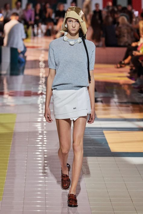 Prada Ready To Wear, Runway Fashion 2020, Towel Dress, Prada Spring, Vogue Germany, Spring Fashion Trends, Fashion Show Collection, Fashion 2020, Vogue Paris