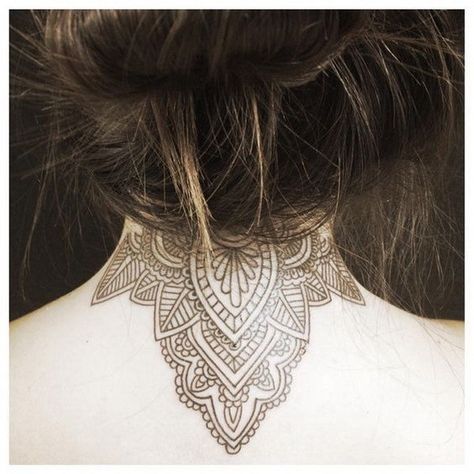 Neck Tattoo Women, Geometric Tattoo Back, Nape Tattoo, Girl Neck Tattoos, Elephant Tattoo Design, Back Of Neck Tattoo, Neck Tattoos Women, Tattoo Henna, Neck Tattoos