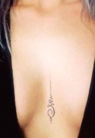 Small Minimalistic Unalome Sternum Tattoo Ideas for Women at MyBodiArt.com #TattooIdeasUnique #backtattoos #tattooideas #tattoos Tattoos For Women On Thigh, Women Chest Tattoo, Tattoo Ideas Males, Tattoo Diy, Unalome Tattoo, Best Tattoos For Women, Chest Piece Tattoos, Chest Tattoos For Women, Initial Tattoo