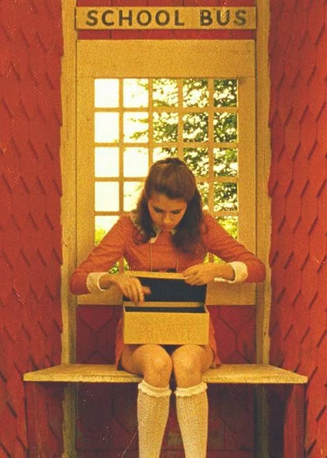 Evas Inspiration // Moonrise Kingdom by Wes Anderson | Run Eva Run Wes Anderson Aesthetic, Anderson Aesthetic, Kara Hayward, Wes Anderson Style, Wes Anderson Movies, Wes Anderson Films, The Royal Tenenbaums, Moonrise Kingdom, Septième Art