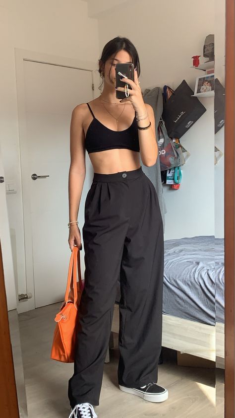 Outfit Verano 2023, Casual Outfits Trendy, Elegante Casual, Looks Street Style, Causual Outfits, Looks Chic, Inspiration Mode, Looks Style, Mode Inspiration