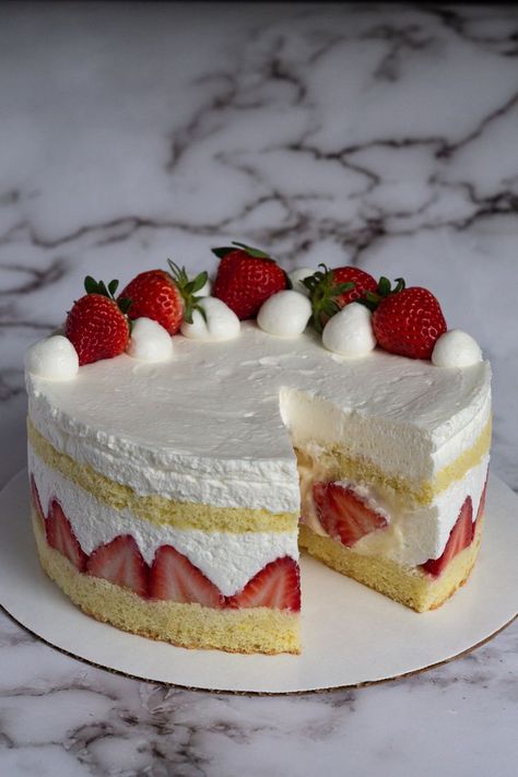 genoise sponge cake, stablized whip cream, pastry cream, strawberries Sponge Cake Strawberry, Korean Whipped Cream Cake, Stablized Whipped Cream, Genoise Sponge Cake, Fraisier Cake, Pastry Basket, Genoise Sponge, Strawberry Sponge Cake, Cream Pastry