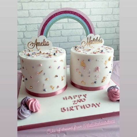 Birthday Cake For Two Sisters, Cake For Twins Girls Birthday, Twin Cakes Ideas Boy And Girl, Twin Girls Birthday Cake, Twin Birthday Cakes For Adults, Birthday Cake For Twins Sisters, Twins Cake Ideas, Twin Cake Ideas, Twins Birthday Cake Ideas