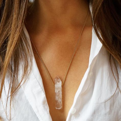 Crystal Healing Room, Rough Quartz, Evening Jewelry, Chakra Healing Crystals, Quartz Crystal Necklace, Chakra Crystals, Quartz Necklace, Quartz Pendant, Boho Chic Fashion