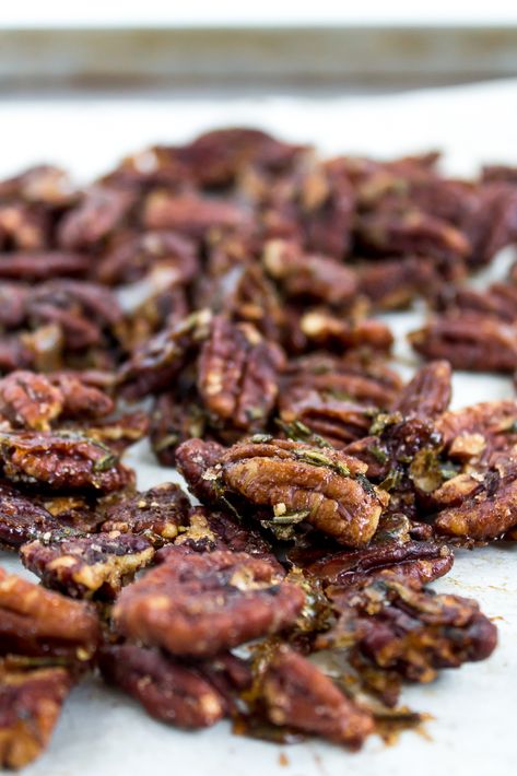 Spicy Pecans Recipe, Roasted Pecans Recipe, Aip Treats, Nuts Recipes, Candied Pecans Recipe, Carb Dishes, Glazed Pecans, Keto Treats, Keto Side