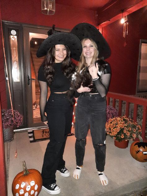 Duo Simple Halloween Costumes, Last Minute Work Halloween Costumes, Halloween Costumes Simple Last Minute, Last Minute Witch Costume, Simple Witch Costume, Easy Witch Costume, Halloween Costume Simple, Work Costumes, Witches Costumes For Women