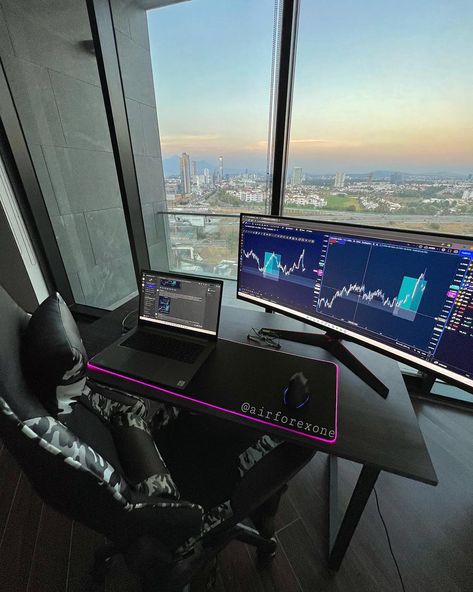 30 Best Trading Desk Setup Ideas You Should Check Trading Desk Setup, Desk Wallpaper, Desk Home, Desk Setup Ideas, Industrial Home Offices, Trading Desk, Feminine Home Offices, Computer Gaming Room, Computer Desk Setup