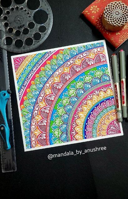 Henna Wall Art, Uniball Pen, Colorful Mandala Art, Mandala Paintings, Mandala Tutorial, Mandala Colorful, Draw Mandala, Mandala Arts, Colourful Background