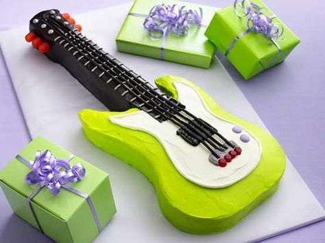 ELECTRIC GUITAR CAKE Electric Guitar Cake, Guitar Birthday Cakes, Rock Star Birthday, Betty Crocker Cake, Rockstar Birthday Party, Guitar Cake, Star Birthday Party, Rock Star Party, Cake Templates