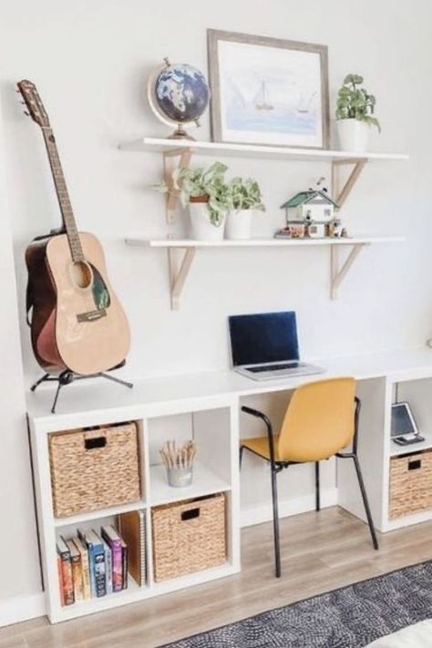 Ikea Hack - Meubles à casier transformés Cozy Minimalist, Kid Rooms, Girls Rooms, Ikea Furniture Hacks, Kallax Ikea, Small Bathroom Ideas, Furniture Hacks, Decor Minimalist, Play Room