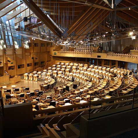 AD Classics: The Scottish Parliament / Enric Miralles Scottish Parliament, Scottish Music, Scottish Independence, Spanish Architecture, House Of Commons, Top Architects, Houses Of Parliament, Edinburgh Scotland, Site Plan