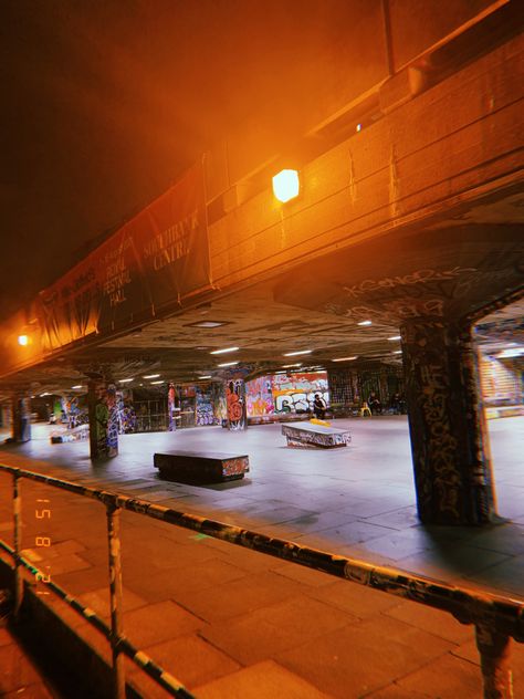 #london #aesthetic #grafitti #skatepark #underground Aesthetic Grafitti, Skateboarding Aesthetic, 90s Skate, London Aesthetic, Save File, Skate Park, Random Pics, Grunge Aesthetic, Skateboarding