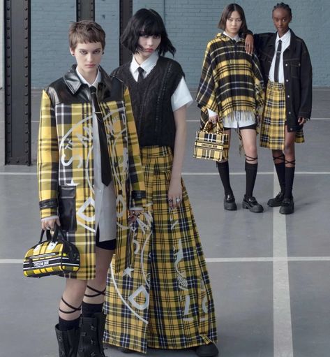 Dior Pre-Fall 2022 Campaign Ad Photos Yellow Plaid Skirt Outfit, Yellow Plaid Skirt, Plaid Skirt Outfit, Concept Clothing, Maria Grazia Chiuri, Quirky Fashion, Dior Fashion, Maria Grazia, Estilo Punk