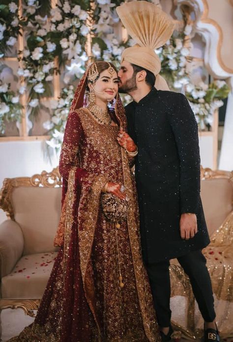 Barat Groom Dress, Barat Couple Dresses Pakistani, Pakistani Wedding Functions, Barat Brides Pakistani Bridal, Groom Pakistani Wedding Outfits, Black Sherwani Groom Pakistani, Barat Dress, Wedding Matching Outfits, Black Sherwani