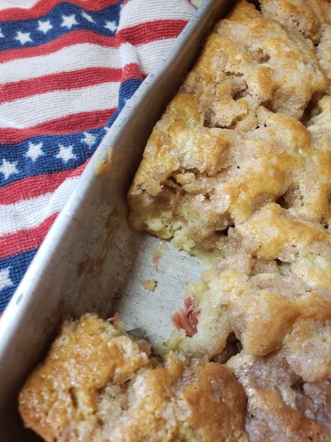 Rhubarb Coffee Cake Recipes Sour Cream, Rhubarb Pudding Cake, Rhubarb Coffee Cake, Easy Rhubarb Recipes, Rhubarb Desserts Recipes, Rhubarb Cake Recipes, Rhubarb Pudding, Rhubarb Coffee Cakes, Rhubarb Muffins