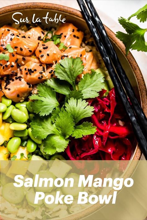 Mango Poke Bowl, Salmon Poke Bowl Recipe, Salmon Mango, Mango Salmon, Salmon Poke Bowl, Power Bowl Recipe, Poke Bowl Recipe, Salmon Poke, Salmon Bowl