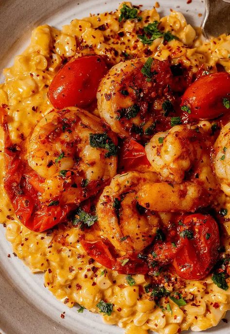 Aleppo Pepper Shrimp with Creamed Corn Creamy Sweet Corn, Spiced Shrimp, Pepper Shrimp, Seafood Bake, 500 Calorie, Tried And True Recipes, Aleppo Pepper, Pescatarian Recipes, Shrimp Dishes