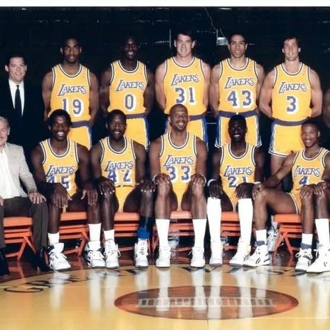 LakersBackInTime17x on Instagram: "Showtime 1988-89 #nba #hoops #ballislife #lakers #lakeshow #lakersnation #lakersbackintime @lakers @nba @magicjohnson @showtimecooper21 @officialbyronscott @jamesworthy42" Angeles, Los Angeles, Los Angeles Lakers, Showtime Lakers, Nba Legends, Back In Time, Nba, Lake, On Instagram