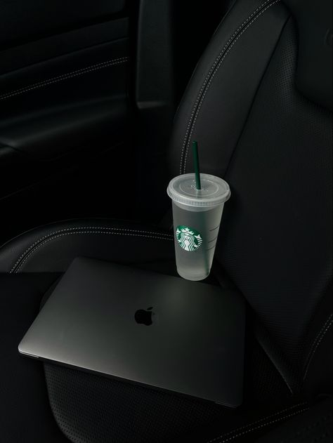 Macbook Air Aesthetic, Macbook Black, Black Macbook, Manifest Board, Starbucks Advertising, Daily Aesthetic, High Achiever, Black Desktop, Work Essentials