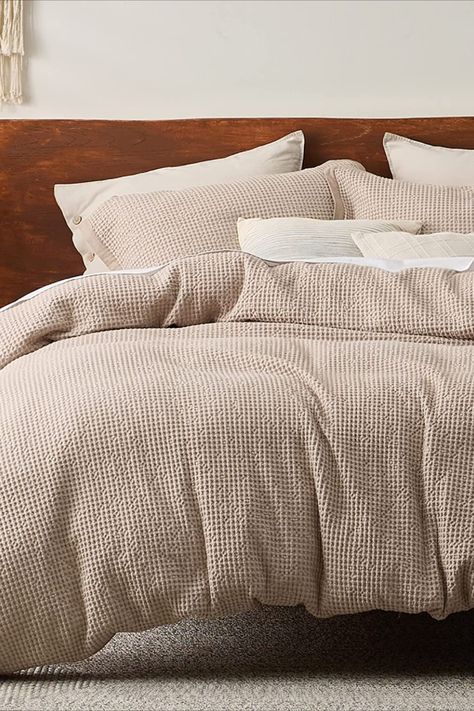 Light Brown Duvet Cover, Beige Linen Comforter Bedroom, Duvet Covers Brown, Khaki Duvet Cover, Earthy Duvet Cover, Tan Sheets Bedding, Tan Comforter Bedroom, Khaki Bedroom Ideas, Cream Bed Covers