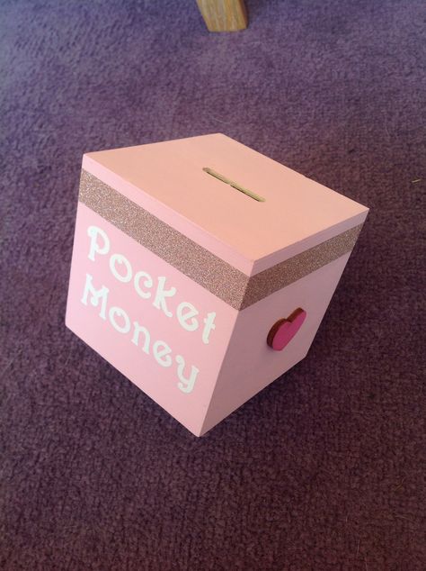 Wooden money box Money Box Decoration Ideas, Homemade Piggy Bank Ideas, Homemade Money Box Ideas, Savings Box Ideas, Home Made Piggy Banks Ideas, Saving Box Ideas, Birthday Money Box Ideas, Saving Box Diy, Tip Box Ideas Money