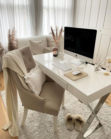 Neutral Office Desk, Home Office Aesthetic, Neutral Office, Pretty Office, Office Aesthetic, White Desk Office, Chloe Rose, My Home Office, Cozy Home Office