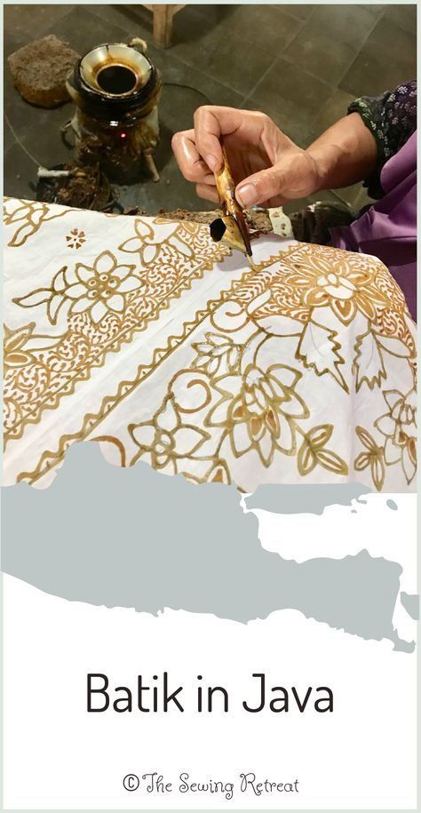 Beautiful patterns created out of wax using the batik process in central Java Batik Process, Malaysian Batik, Sewing Retreats, Batik Kebaya, Diy Wax, Motif Batik, Texture Drawing, Batik Art, Central Java