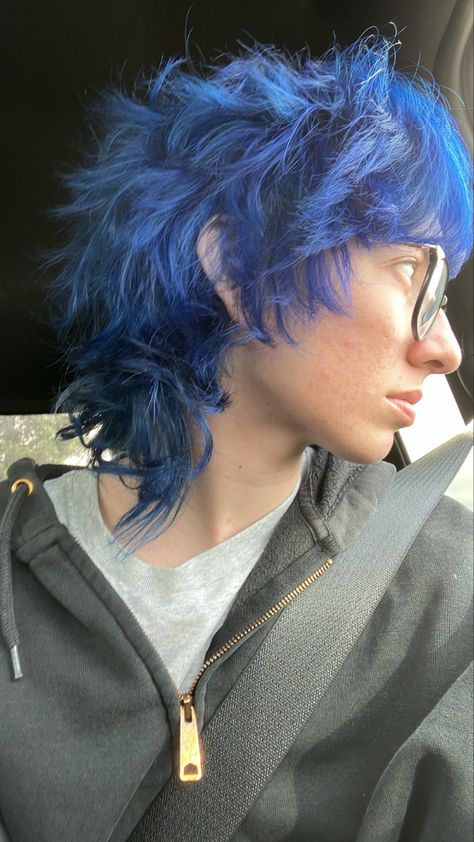 Blue Mullet Aesthetic, Blue Hair Mullet Guy, Mullet Blue Hair, Wolfcut Blue Hair, Women’s Shaggy Haircuts, Shaggy Blue Hair, Dyed Hair Layers, Blue Hair On Men, Blue Shaggy Hair