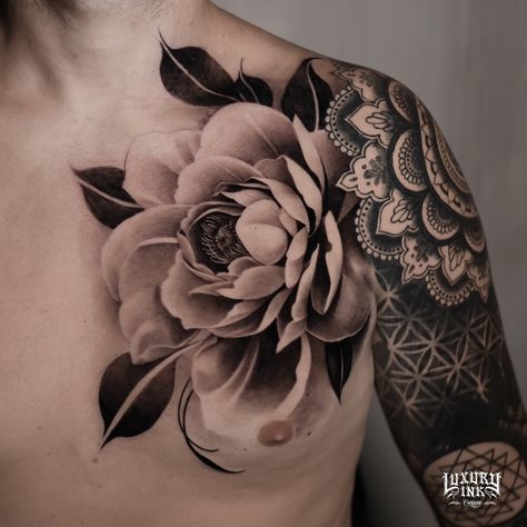 INCREDIBLE FLOWER REALISM TATTOO DONE BY YOGI @LUXURYINKFINELINE DONE USING @eztattooing @cheyenne_tattooequipment @radiantcolorsink @balmtattooindo 💥DM US FOR YOUR FREE CONSULTATION TODAY💥 ▪️WORLDWIDE FAMOUS ARTISTS ▪️PRIVATE LUXURY LOCATION ▪️PACKAGES AVAILABLE ON REQUEST ▪️INTERNATIONAL AWARD WINNING ▪️CUSTOM DESIGNS ▪️VEGAN INK ▪️INTERNATIONAL HYGIENE STANDARDS ▪️SPONSORED BY THE BEST NAMED BRANDS WORLDWIDE FB/INSTA - @luxuryinkbali @luxuryinkcanggu @luxuryinkjakarta 📲 W/A +62 821... Realism Tattoos For Women, Flower Realism Tattoo, Realism Flower Tattoo, Rose Chest Tattoo, Realistic Flower Tattoo, Floral Back Tattoos, Backpiece Tattoo, Hyper Realistic Tattoo, Tattoo Shading