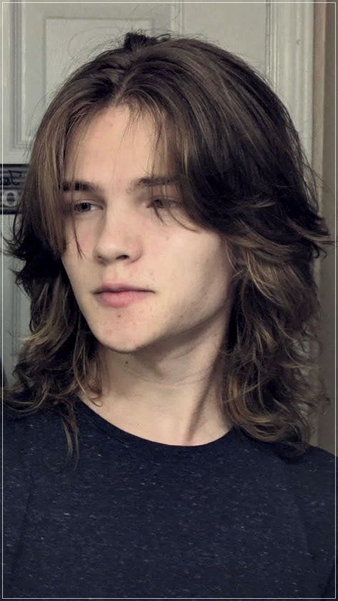 Long hair for men: 15 trendy hairstyles in 2024 and maintenance tips Wolfcut Hair Long Guy, Long Layered Male Hair, Wolfcut For Men Long Hair, Straight Long Mens Hair, 90s Hairstyles Guys, Wolfcut Reference Photo, Styled Long Hair Men, Wolfcut Hair Long Straight Men, Medium Brown Hair Men