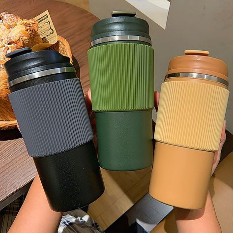 insulated coffee tumbler cup Trendy Water Bottles, Water Bottle Storage, Coffee Thermos, Rick Y Morty, Gadgets Kitchen Cooking, Thermos Cup, Vacuum Cup, Custom Cups, Aesthetic Coffee