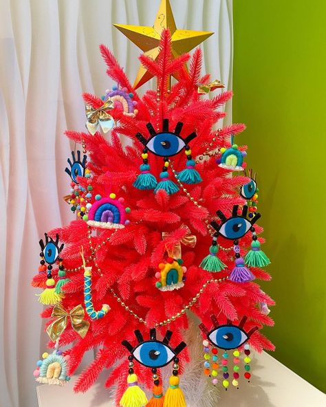 🌈Yuliya🌈Positive Vibes🌈🇷🇺 on Instagram: “I love my colorful tree so much🤩” Colorful Boho Home, Rainbow Christmas Tree, Funny Valentines Gifts, Colorful Tree, Stim Board, Christmas Gift Set, Eye Decor, Macrame Rainbow, Rainbows Christmas